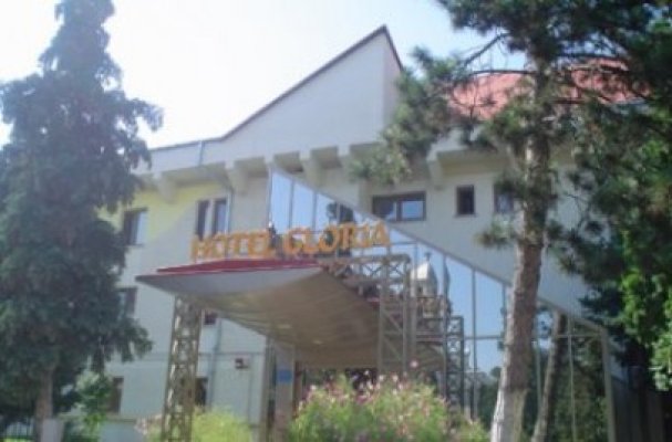 Ponta: Guvernul nu e agenţie imobiliară. RA-APPS să aibă 20-50 locuinţe de serviciu şi 10 vile de protocol. Restul să fie vândute
